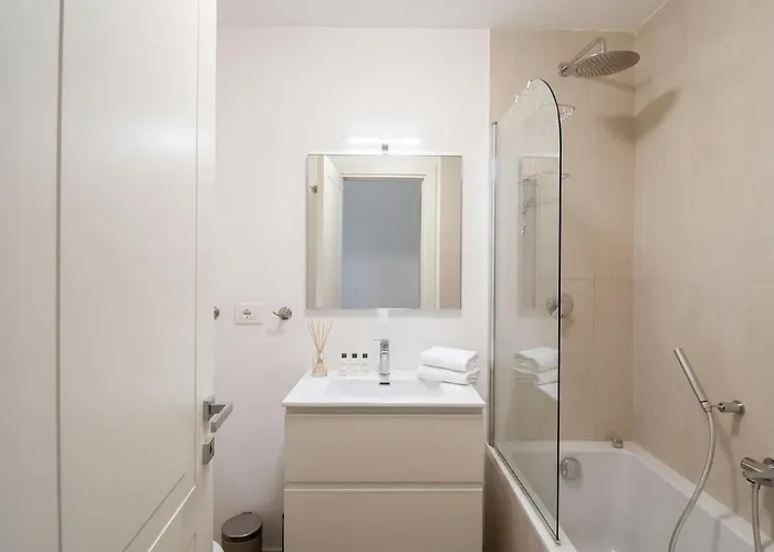 Near Tiber Deluxe 2 - Near Centre & Tiber, Wifi & Ac Appartamento