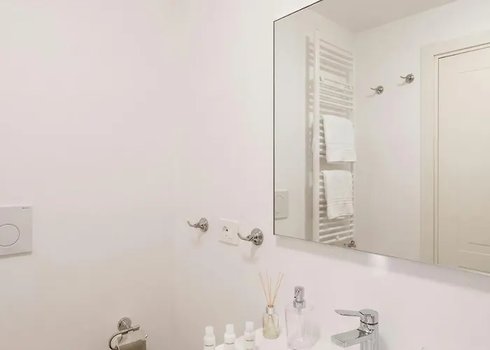 Near Tiber Deluxe 2 - Near Centre & Tiber, Wifi & Ac Appartamento *